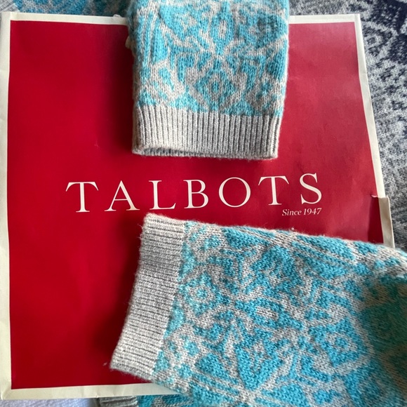 Talbots Nordic Lambswool blend crew neck sweater, matching scarf and gloves. EUC - Picture 5 of 7